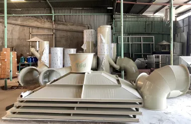 Hệ thống lắp đặt linh kiện quạt, đường ống và bồn lọc vi sinh PP (Polypropylene) 